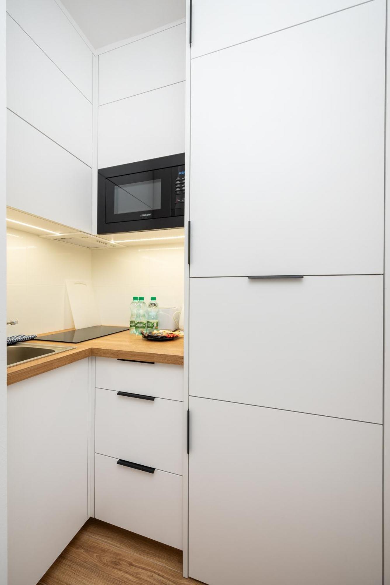 Krasinski Garden Comfort Apartment Warschau Buitenkant foto